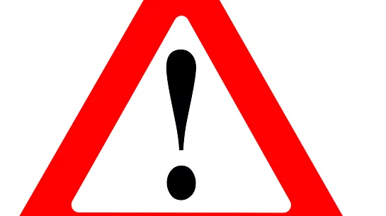 Achtung! Verkehrsschildung Achtung